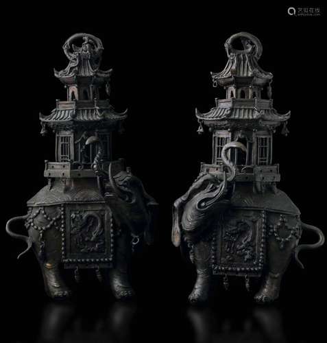 (1868-1912) Two bronze censers, Japan, Meiji period