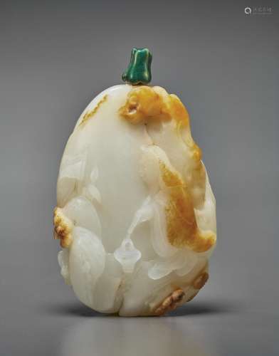 A SUPERB CARVED WHITE AND RUSSET JADE SNUFF BOTTLE