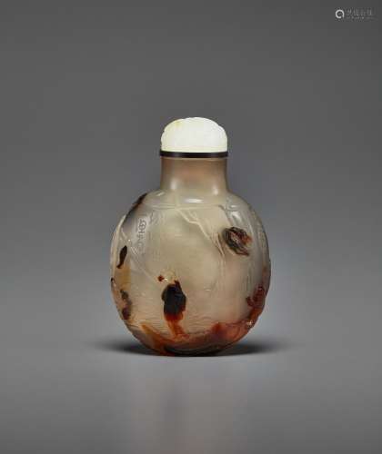 A WELL-CARVED CAMEO AGATE SNUFF BOTTLE