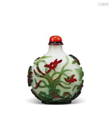 A CINNABAR-RED AND GREEN-OVERLAY 'SNOWSTORM' GLASS S...