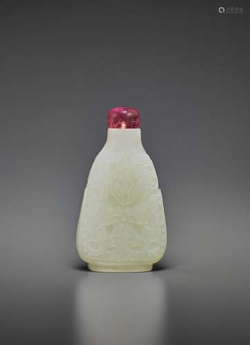 A CARVED WHITE JADE SNUFF BOTTLE