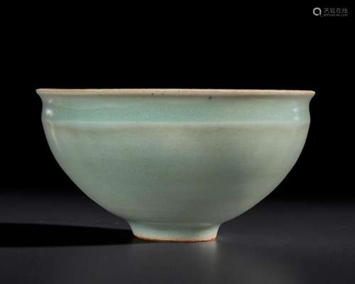 A SMALL LONGQUAN CELADON BOWL