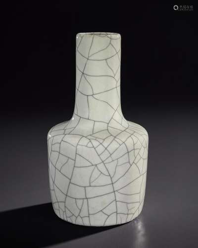 A VERY RARE GE-TYPE MALLET VASE