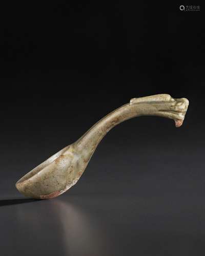 AN UNUSUAL CELADON-GLAZED SPOON