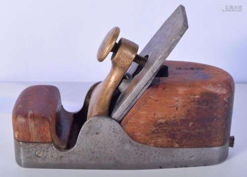 An vintage woodworkers wooden and metal plane 19cm .