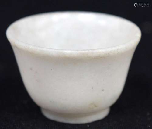 A small Chinese white Jade bowl 3cm .