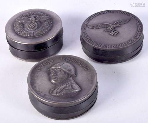 A collection of WW2 related snuff pots 7cm (3).