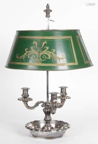 IMPORTANTE LAMPE BOUILLOTTE en métal argenté, de style Louis...