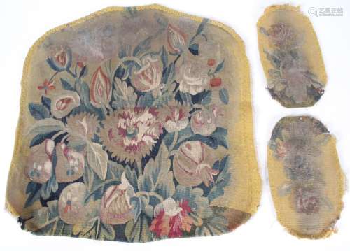 DEUX GARNITURES de fauteuils en tapisserie fin XVIIIe- début...