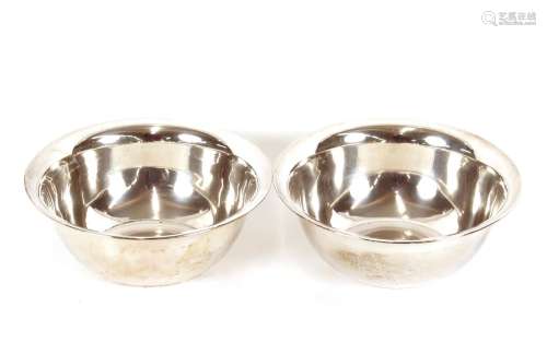 A pair of George V silver circular bowls,of plain form by El...