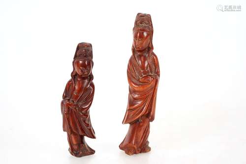 Two small carved Chinese boxwood figures,14cm and 12cm high