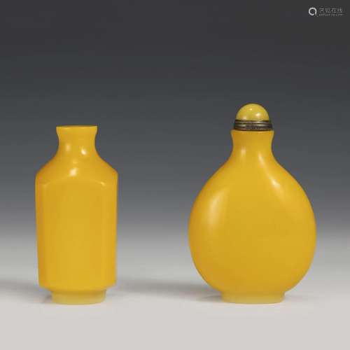 PEKING GLASS CHICKEN YELLOW SNUFF BOTTLE