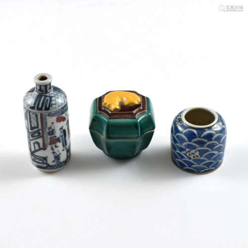 ST OF 3 PCS CHINESE PORCELAIN SNUFF BOTTLE
