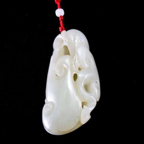 FU-BAT AND LINGZHI MUSHROOM JADE PENDANT