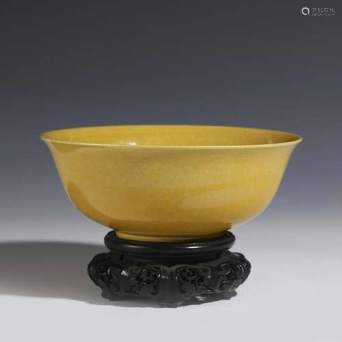 MING XUANDE YELLOW GLAZED BOWL