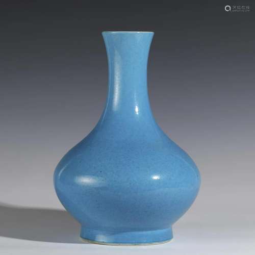 QING QIANLONG PEACOCK BLUE GLAZED VASE