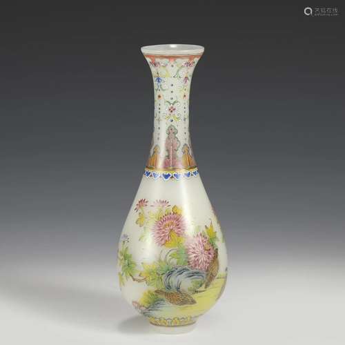 QING QIANLONG FLOWER PEKING GLASS VASE