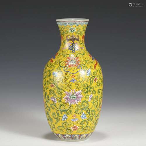 HONG BAO PERIOD PEKING GLASS BOTTLE