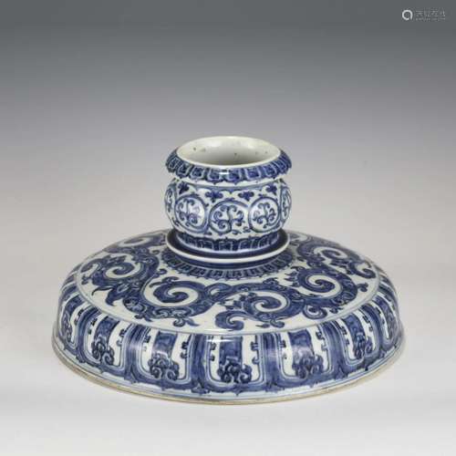 MING BLUE & WHITE PORCELAIN HAT STAND