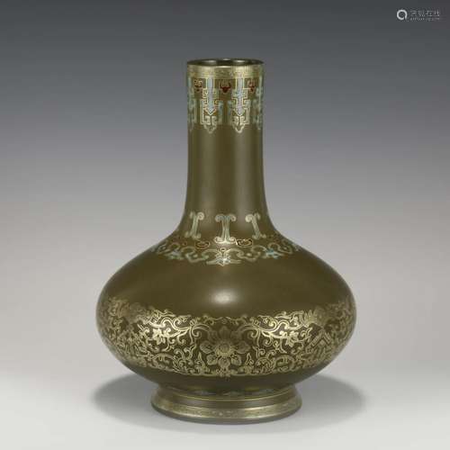 QING QIANLONG TEA DUST GLAZED PAINTED GOLD VASE