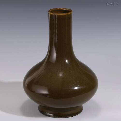 TEA DUST GLAZED REWARD VASE