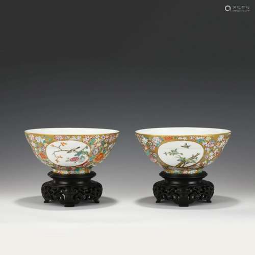 PAIR QING DAOGUANG FAMILLE ROSE GILT BOWLS