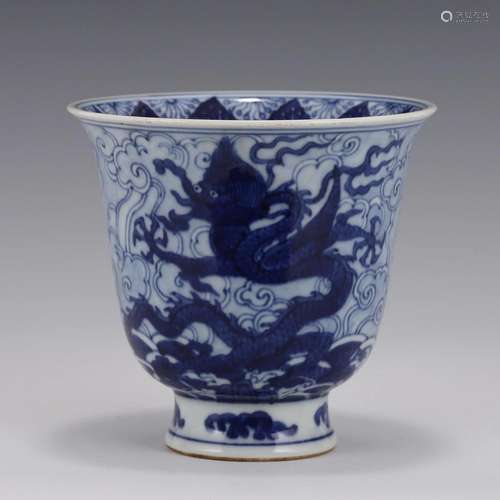 BLUE & WHITE DRAGON PORCELAIN WINE CUP