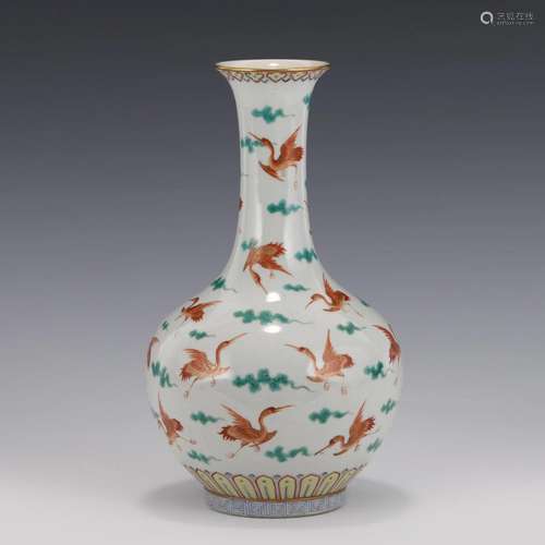 FAMILLE ROSE CARNES PORCELAIN REWARD VASE