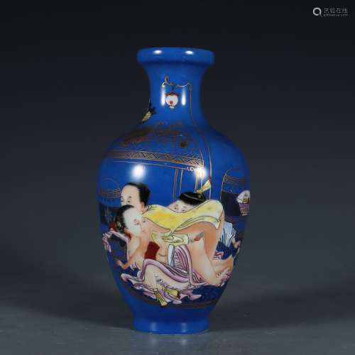 Famille Rose Vase with Pattern