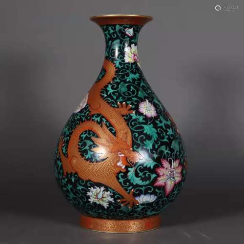 Jade Vase with the Pattern of Dragon in Qing Yongzheng Dynas...
