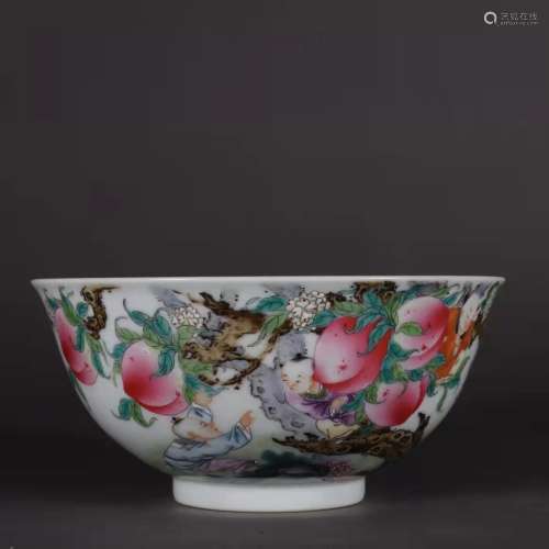 Famille Rose Bowl with the Pattern of Baby Playing in Qing Q...