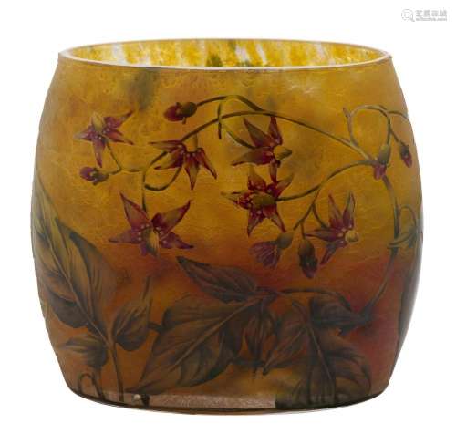 A FRENCH CAMEO GLASS VASE BY DAUM NANCY, EARLY 20TH CENTURY
