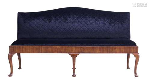 A GEORGE II STYLE WALNUT SETTEE 19TH CENTURY