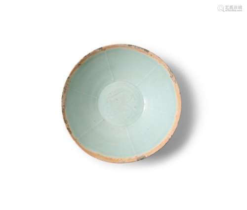 A CHINESE QINGBAI BOWL WITH COMBED DECORATION SONG DYNASTY (...