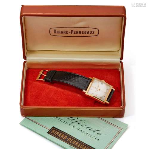 Girard-Perregaux, vers 1965. Une montre carrée en or, cadran...