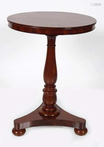 REGENCY MAHOGANY LAMP TABLE