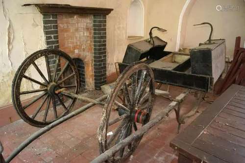 19TH-CENTURY IRISH HORSEDRAWN JAUNTING CARRIAGE