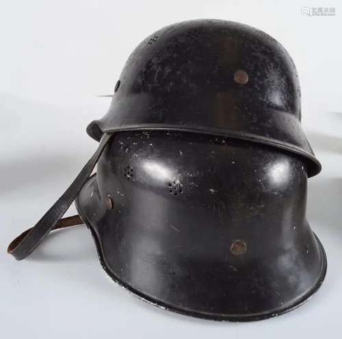 2 GERMAN WW2 HELMETS