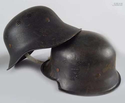 2 GERMAN WW2 HELMETS