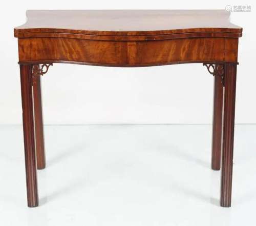 18TH-CENTURY CHIPPENDALE TEA TABLE