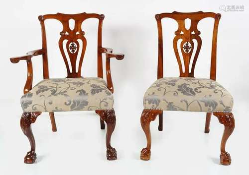 SET OF 8 CHIPPENDALE STYLE DINING CHAIRS