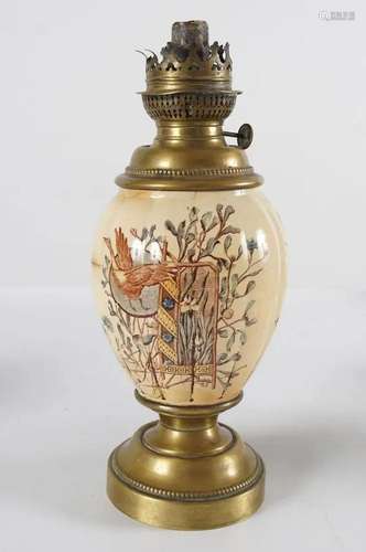 19TH-CENTURY BRASS AND CERAMIC OIL LAMP