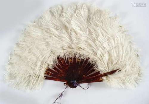 19TH-CENTURY OSTRICH FEATHER FAN