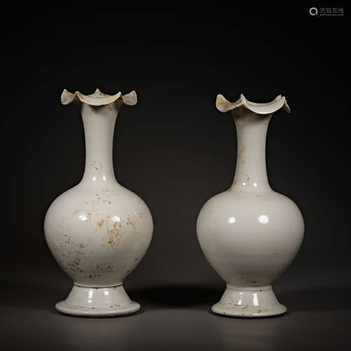 Flower mouth vase from Ding Kiln in Song Dynasty of China