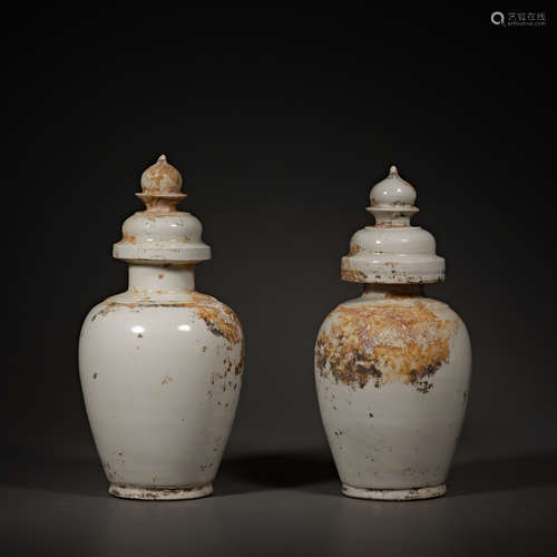 Ding kiln bottles in Song Dynasty of China