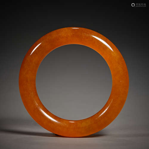 Chinese jade bracelet from the Qing Dynasty