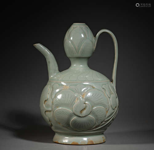 Porcelain POTS from Yaozhou Kiln of Song Dynasty in China