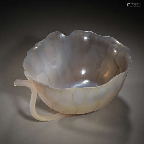 A Chinese agate cup from the Qing Dynasty