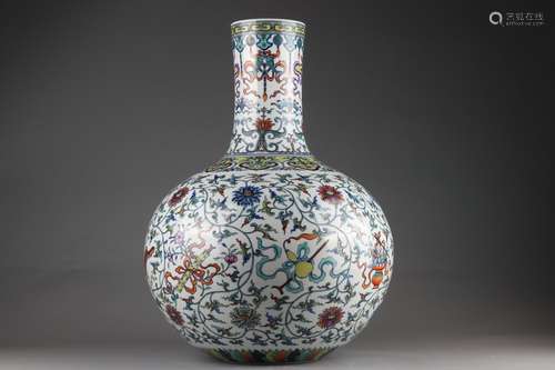 Contrasting Colored Globular-shaped Vase, Qianlong Reign Per...