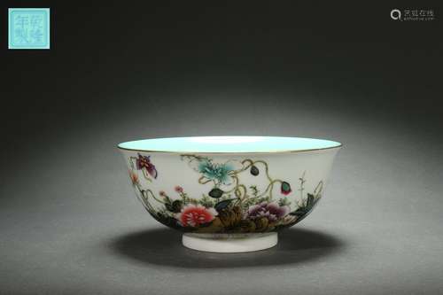 Famille Rose Bowl with Flowers and Butterfies Design, Qianlo...